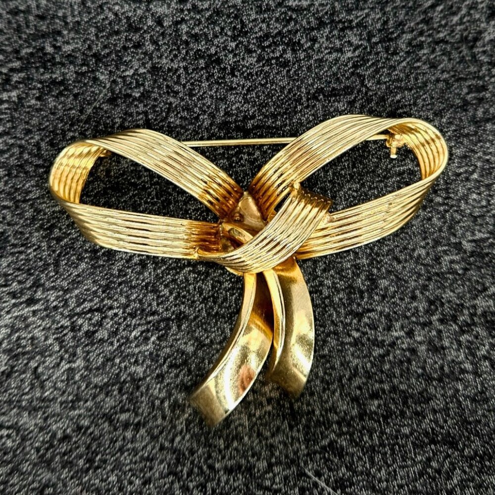 Vintage Gold Tone Bow Brooch